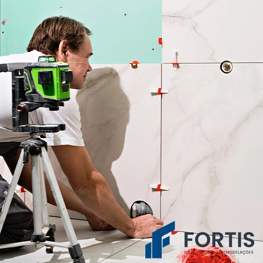 Revestimento Cerâmico com Aplicação Profissional